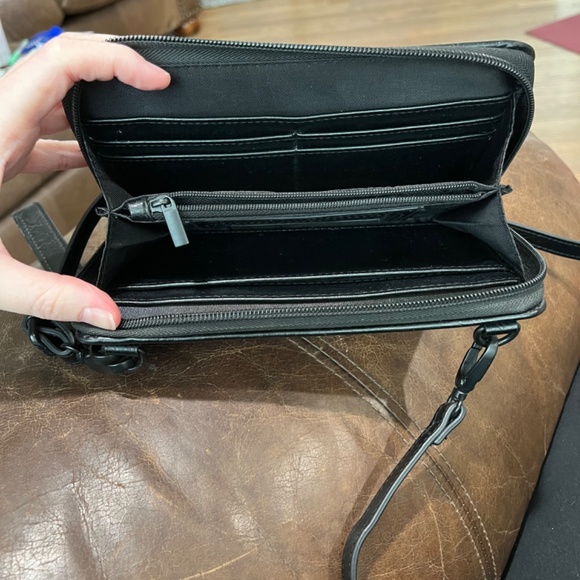 BEIS The Travel Wallet in Black - Picture 9 of 9